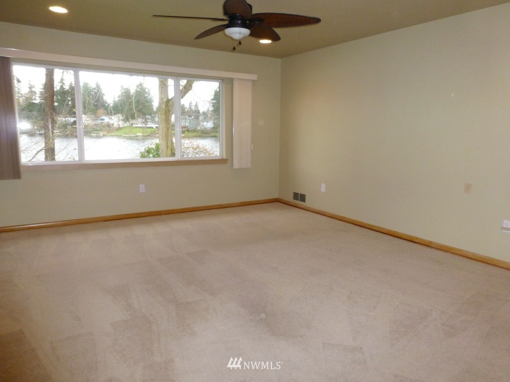 9012 Lake Steilacoom Point Road Southwest Lakewood, WA 98498 - Photo 6 of 15 Gallery Image 6