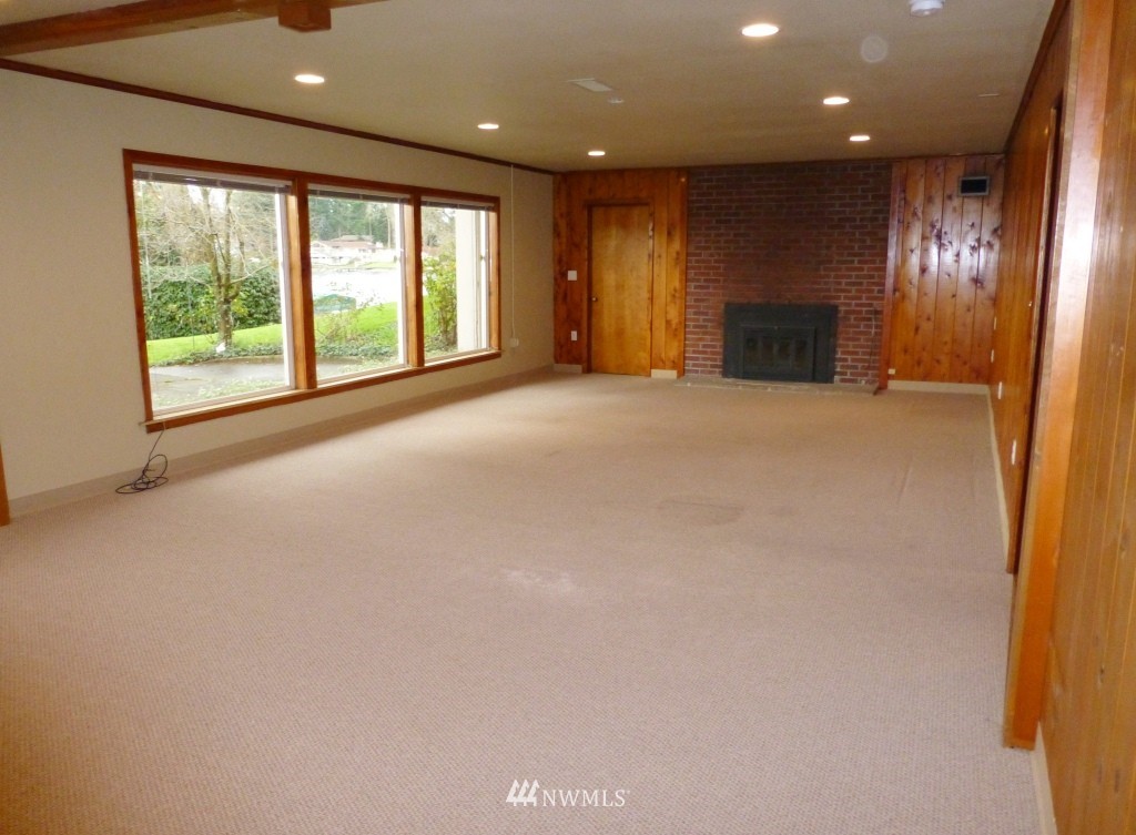 9012 Lake Steilacoom Point Road Southwest Lakewood, WA 98498 - Photo 8 of 15 Gallery Image 8