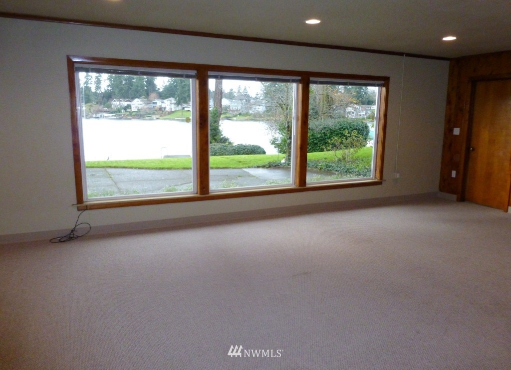 9012 Lake Steilacoom Point Road Southwest Lakewood, WA 98498 - Photo 9 of 15 Gallery Image 9