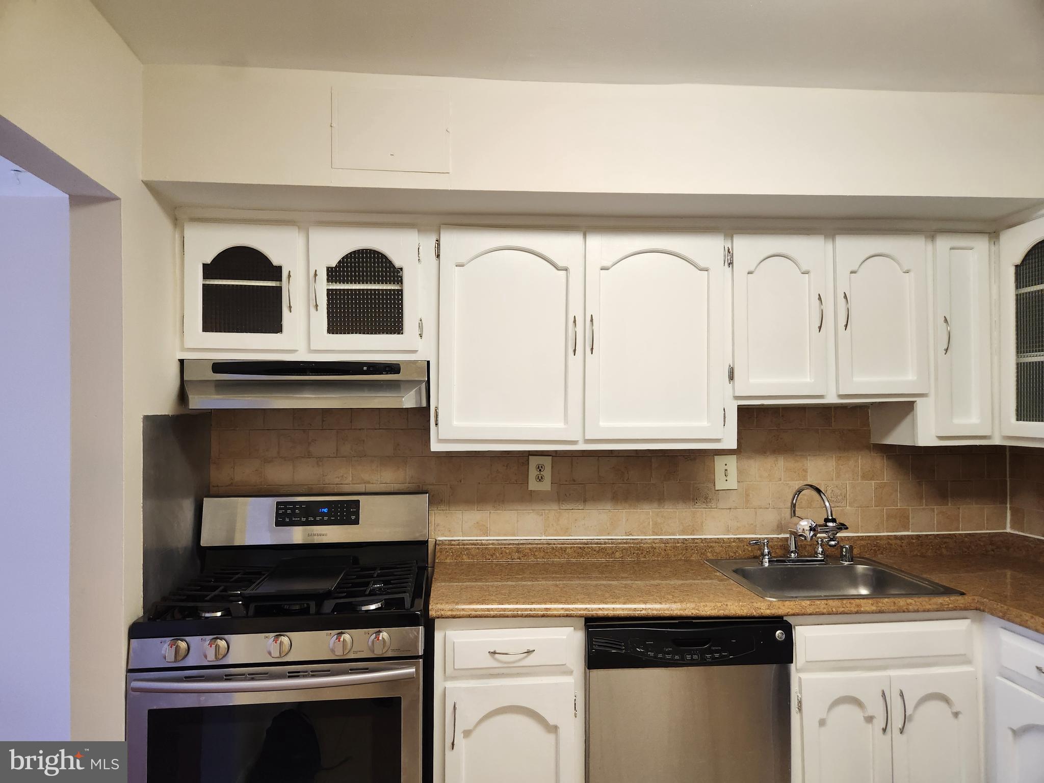 9900 Georgia Avenue, Unit 27218 Silver Spring, MD 20902 - Photo 12 of 30 Kitchen