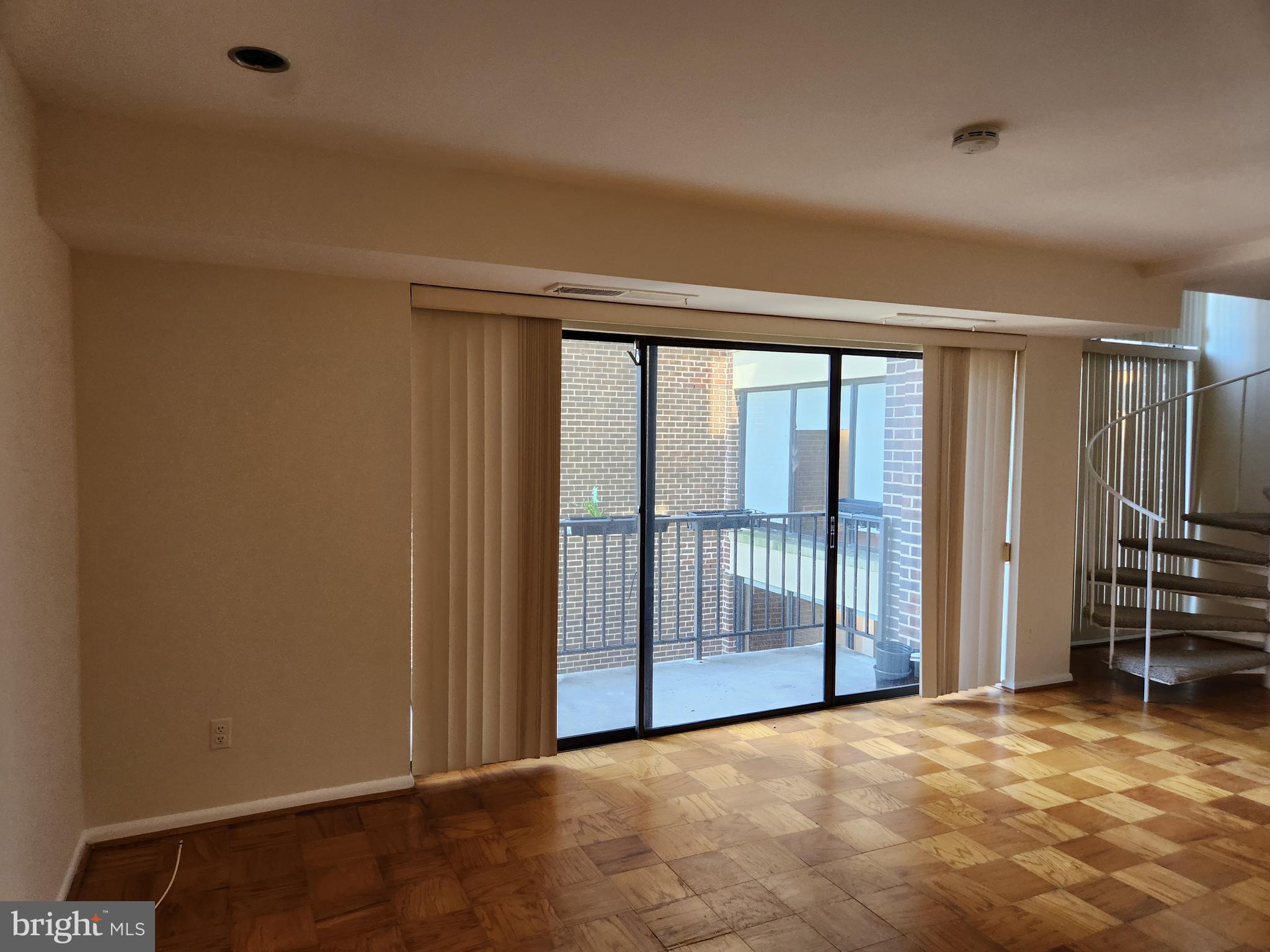 9900 Georgia Avenue, Unit 27218 Silver Spring, MD 20902 - Photo 3 of 30 Living Room