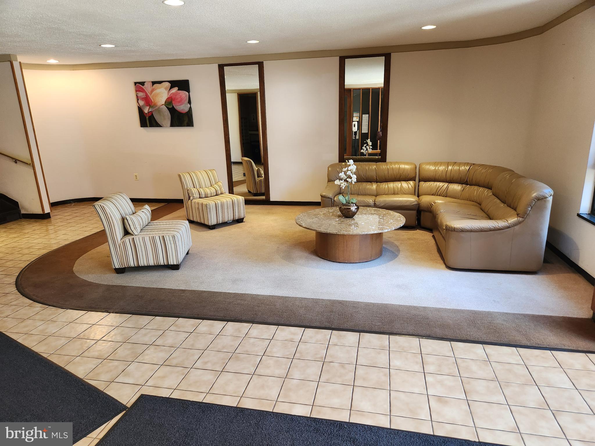 9900 Georgia Avenue, Unit 27218 Silver Spring, MD 20902 - Photo 7 of 30 Lobby