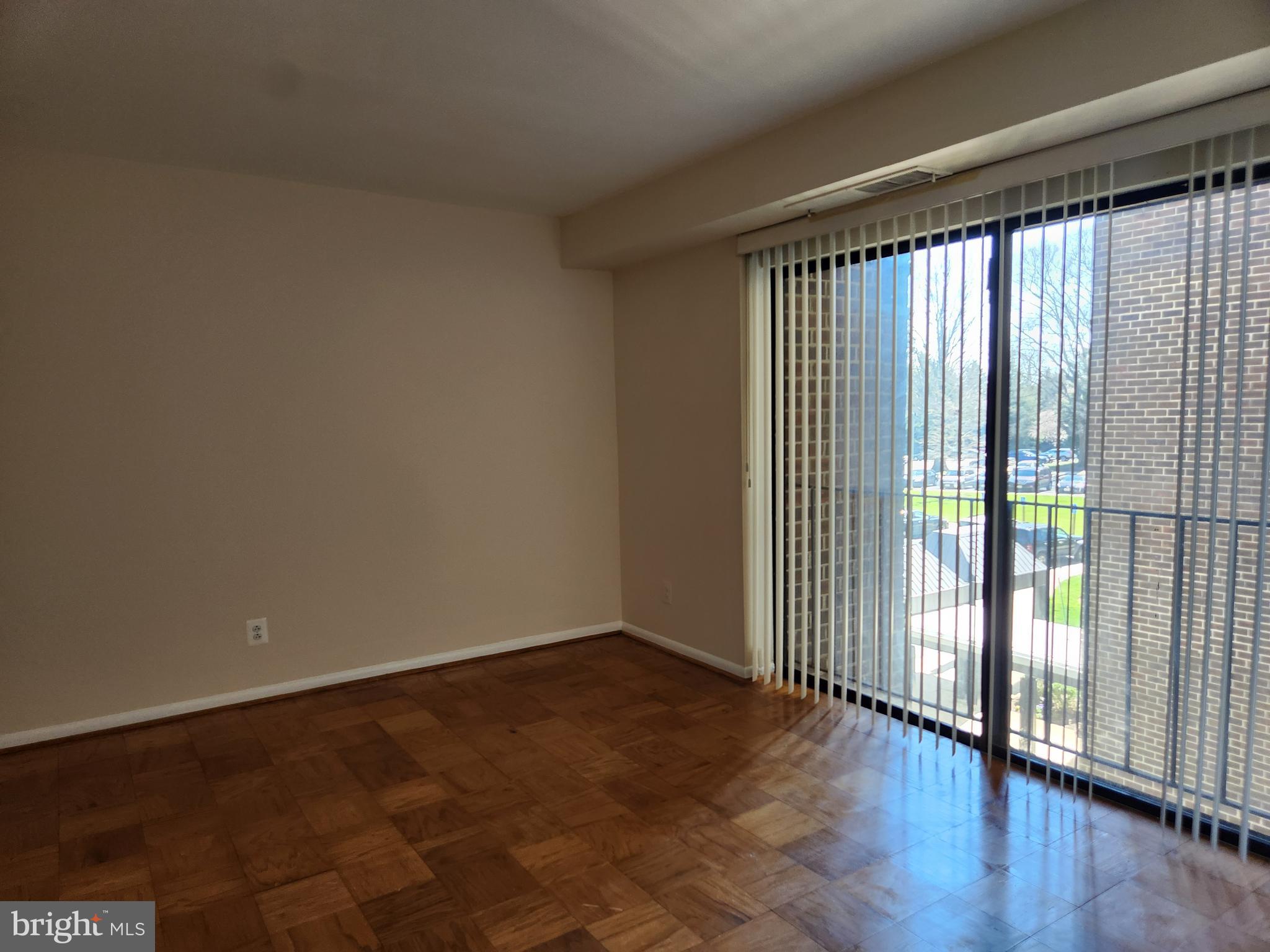 9900 Georgia Avenue, Unit 27218 Silver Spring, MD 20902 - Photo 9 of 30 Living Room
