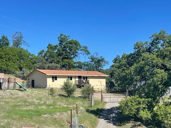 $300,000 | 8800 Feliz Creek Drive, Ukiah, CA 95482