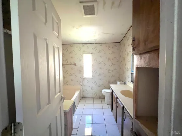 $300,000 | 8800 Feliz Creek Drive, Ukiah, CA 95482