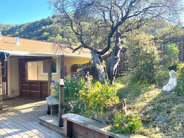 $300,000 | 8800 Feliz Creek Drive, Ukiah, CA 95482