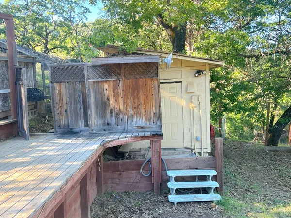 $300,000 | 8800 Feliz Creek Drive, Ukiah, CA 95482