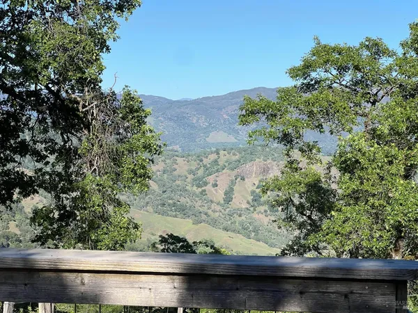 $300,000 | 8800 Feliz Creek Drive, Ukiah, CA 95482