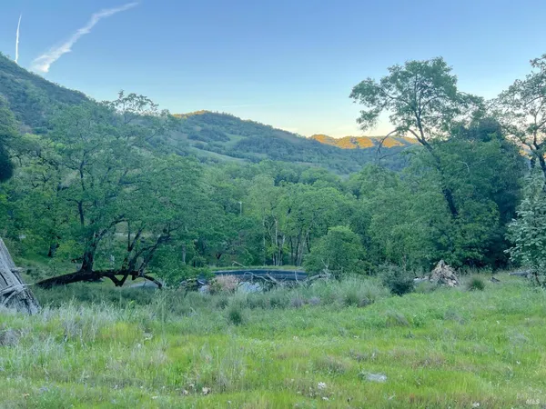 $300,000 | 8800 Feliz Creek Drive, Ukiah, CA 95482