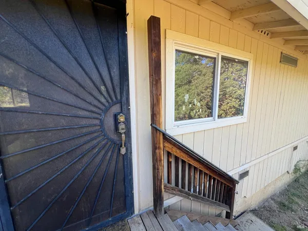 $300,000 | 8800 Feliz Creek Drive, Ukiah, CA 95482