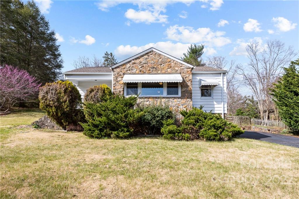 131 Wendover Road Asheville, NC 28806 - Photo 1 of 28 Gallery Image 1