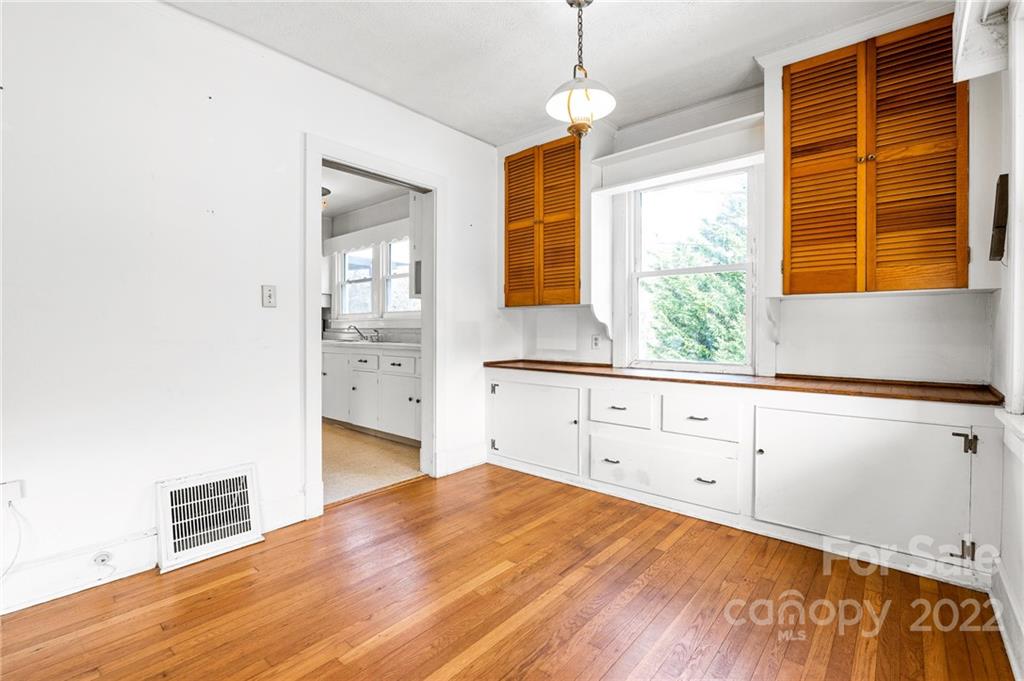 131 Wendover Road Asheville, NC 28806 - Photo 12 of 28 Gallery Image 12