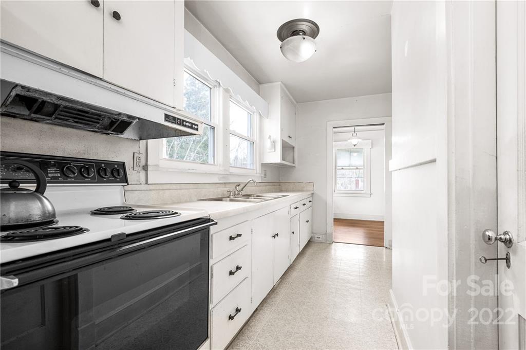 131 Wendover Road Asheville, NC 28806 - Photo 14 of 28 Gallery Image 14