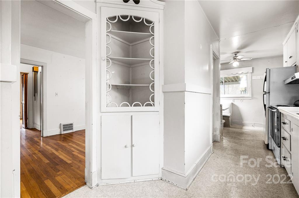 131 Wendover Road Asheville, NC 28806 - Photo 16 of 28 Gallery Image 16