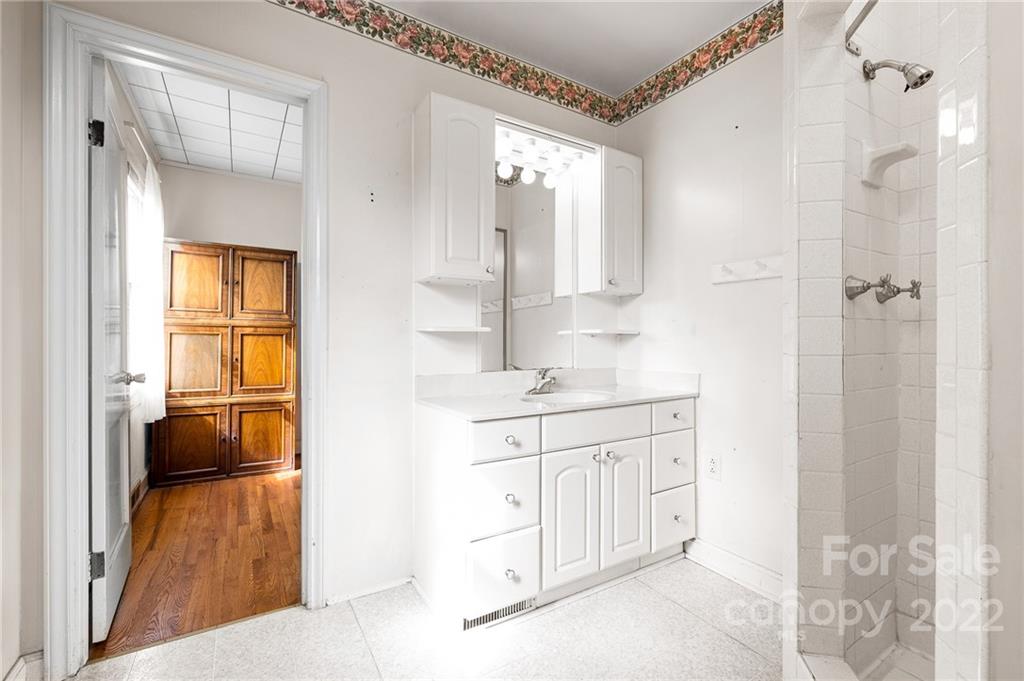 131 Wendover Road Asheville, NC 28806 - Photo 21 of 28 Gallery Image 21