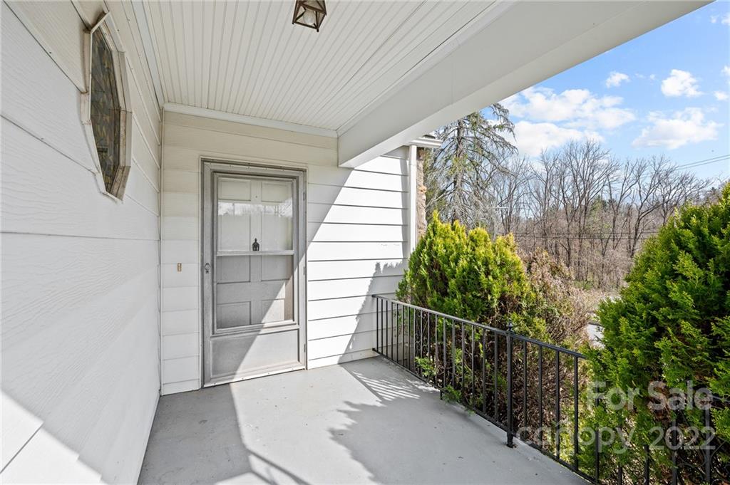 131 Wendover Road Asheville, NC 28806 - Photo 3 of 28 Gallery Image 3