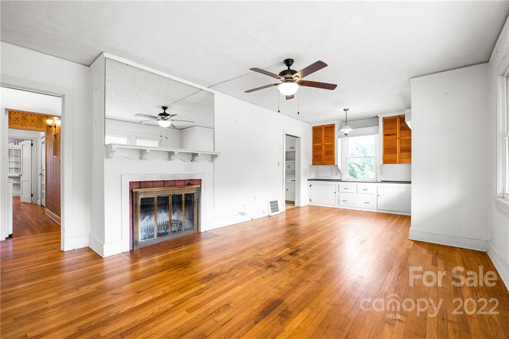 131 Wendover Road Asheville, NC 28806 - Photo 8 of 28 Gallery Image 8