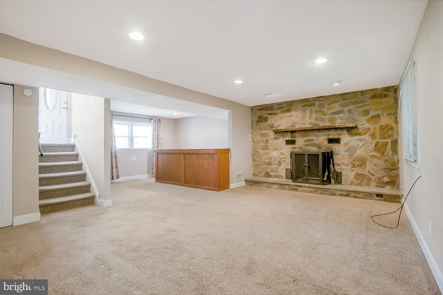 505 Blackstone Road Newark, DE 19713 - Photo 14 of 21 LL w/ more recessed lighting & neutral carpeting
