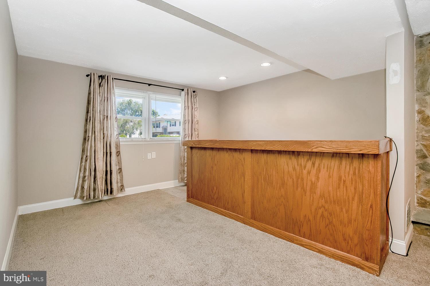 505 Blackstone Road Newark, DE 19713 - Photo 16 of 21 LL - Plenty of space plus a dry bar