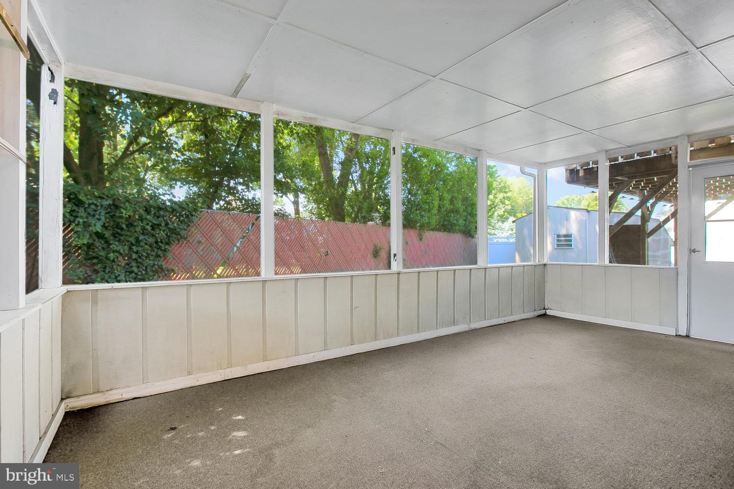 505 Blackstone Road Newark, DE 19713 - Photo 18 of 21 Screen porch - oudoor living space w/out the bugs