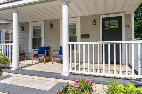 $6,000 | 96 School Street, Oyster Bay, NY 11771