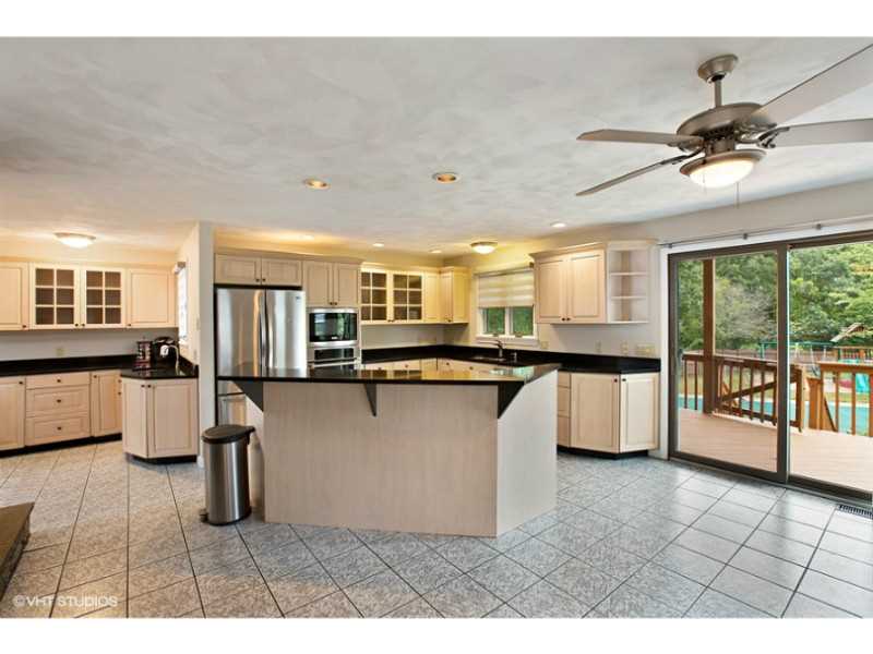 4 Seacrest Drive Westerly, RI 02891 - Photo 5 of 15 Kitchen.