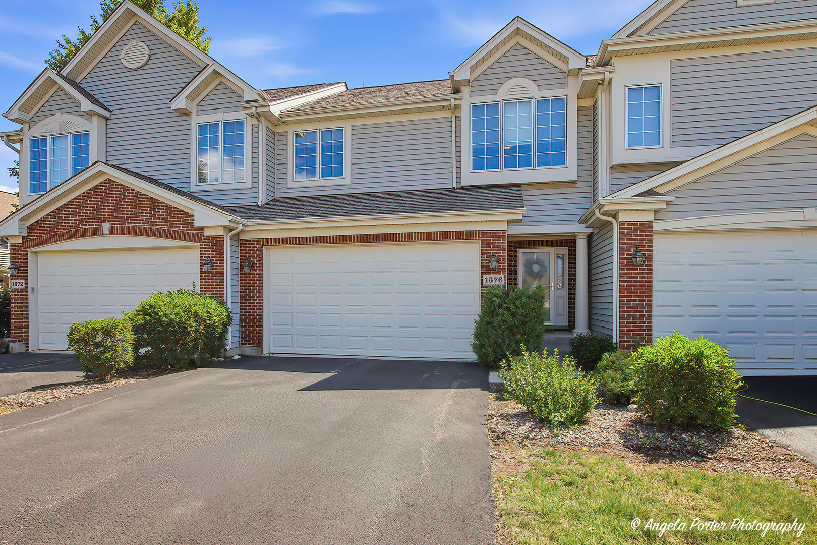 1376 Prairie View Parkway Cary, IL 60013 - Photo 1 of 24
