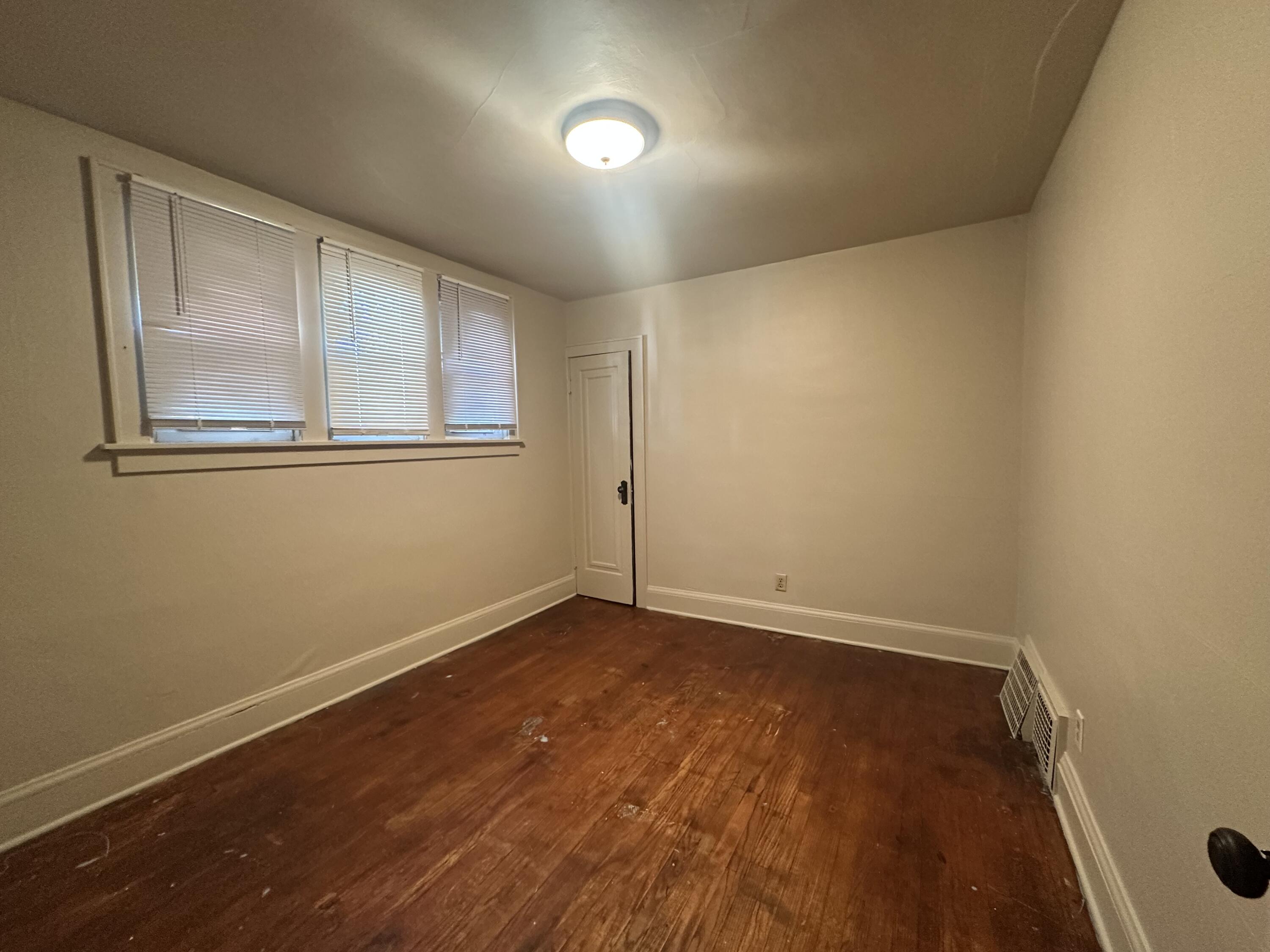 3012 North 57th Street Milwaukee, WI 53210 - Photo 6 of 9 IMG_0589