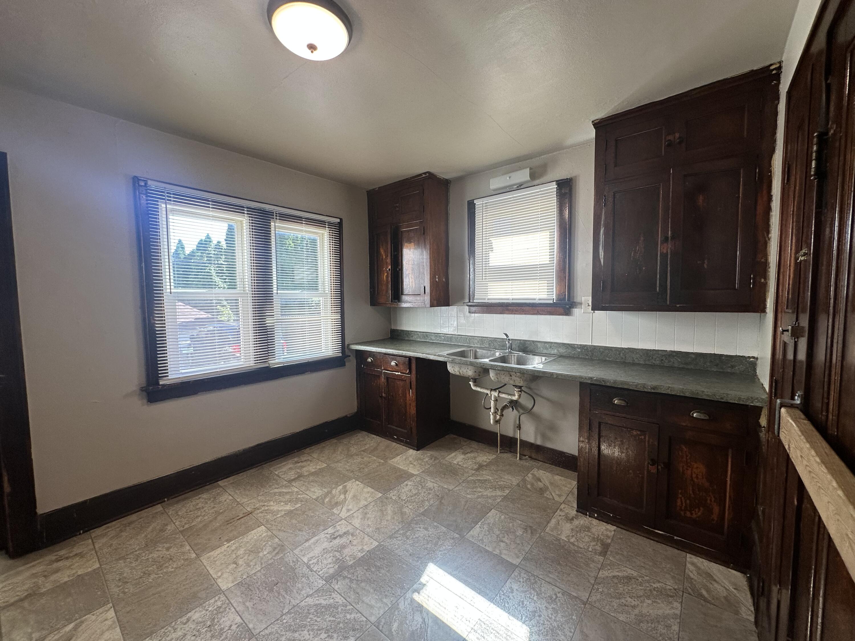 3012 North 57th Street Milwaukee, WI 53210 - Photo 8 of 9 IMG_0593