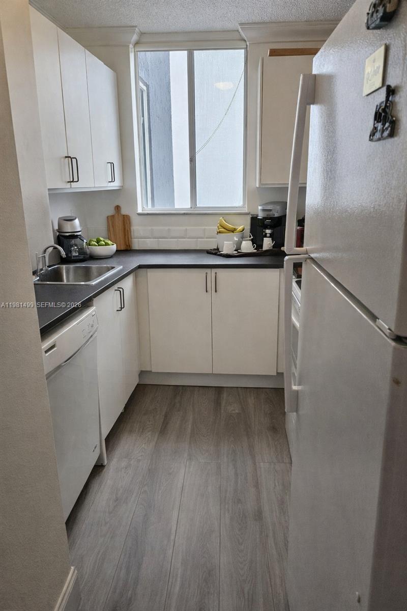 126 Southwest 17th Road, Unit 407 Miami, FL 33129 - Photo 6 of 8