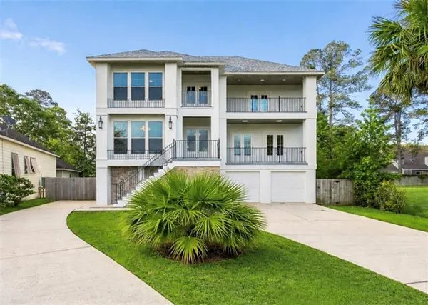 $729,000 | 378 Marina Boulevard, Mandeville, LA 70471