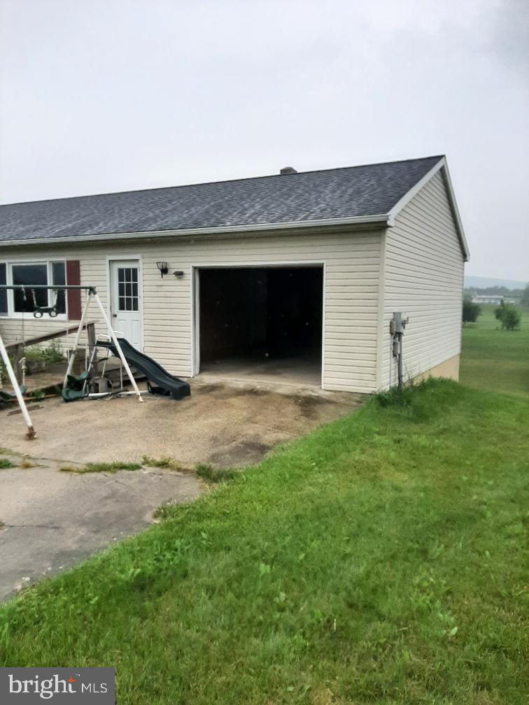533 Reisinger Road Ickesburg, PA 17037 - Photo 6 of 18 GARAGE