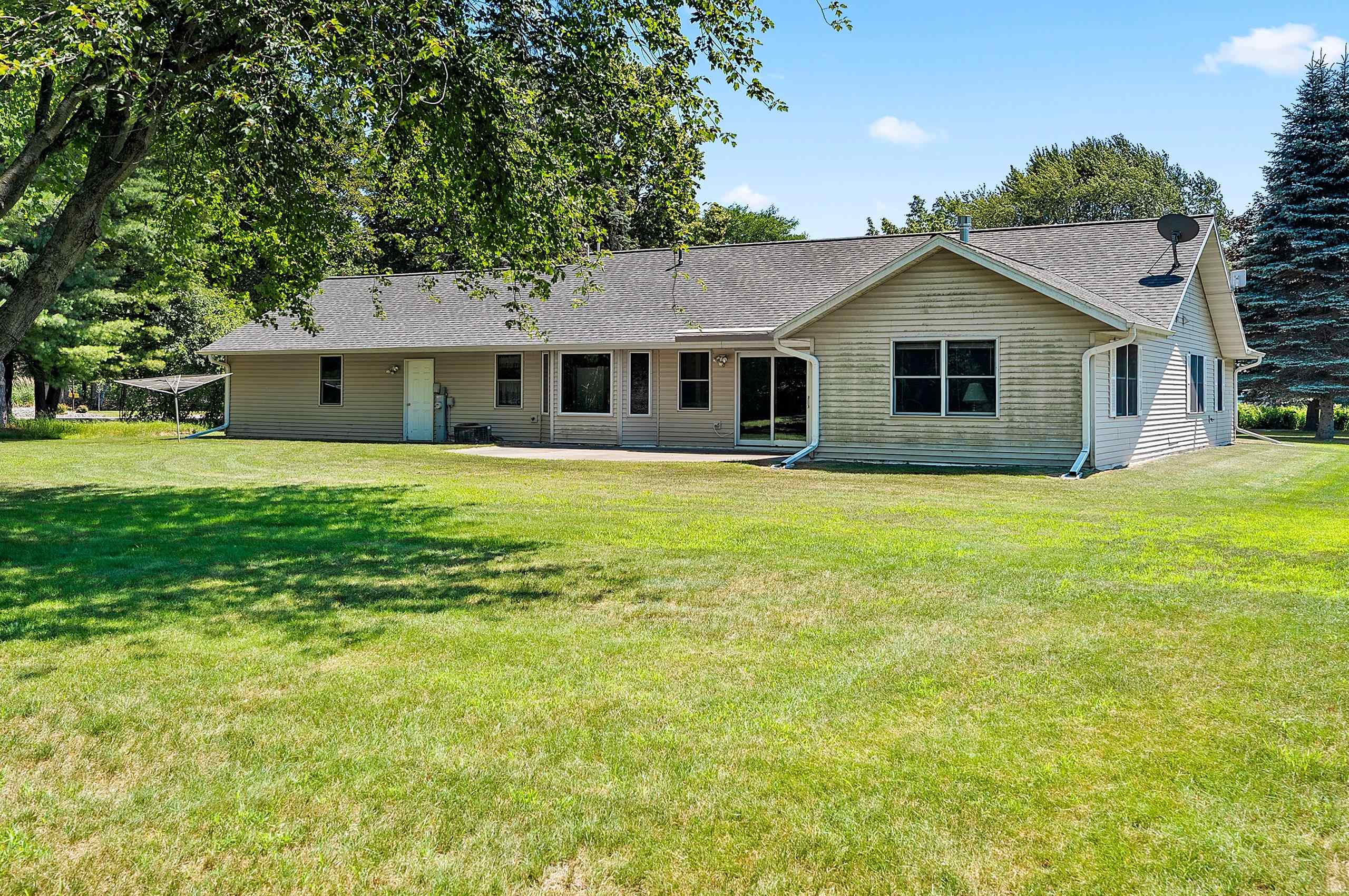 429 Jackson Street Oconto, WI 54153 - Photo 40 of 48