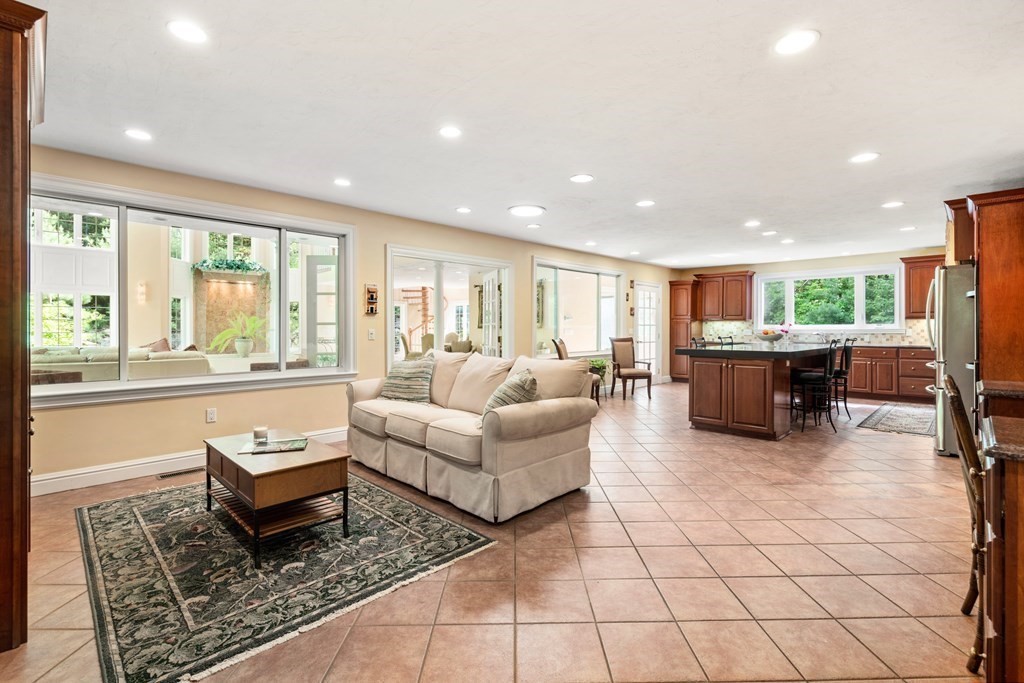 789 Boston Post Road Sudbury, MA 01776 - Photo 12 of 36 Gallery Image 12