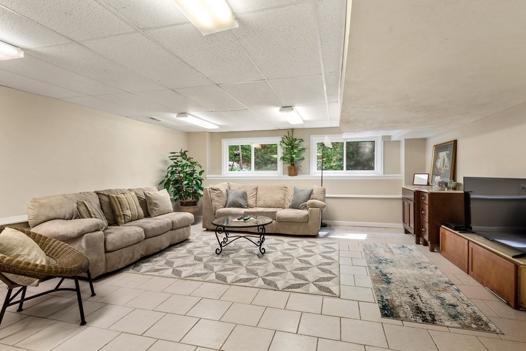 789 Boston Post Road Sudbury, MA 01776 - Photo 32 of 36 Gallery Image 32
