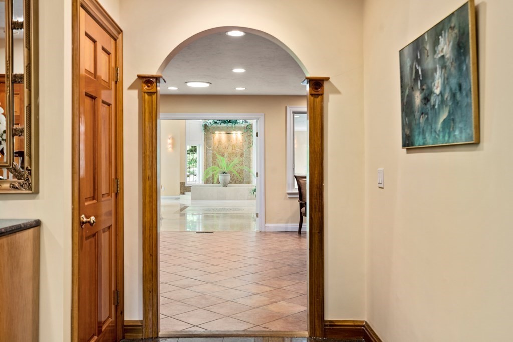 789 Boston Post Road Sudbury, MA 01776 - Photo 4 of 36 Gallery Image 4