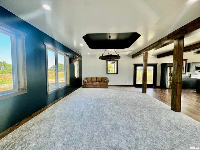 $430,000 | 1934 County Road 315 East, Xenia, IL 62899