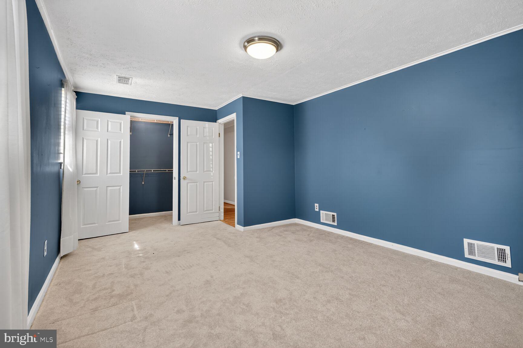 2806 Logway Road Vienna, VA 22181 - Photo 25 of 33 a view of an empty room with a window