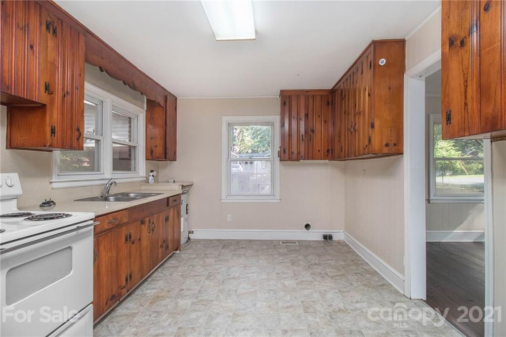 4340 Castleton Road Charlotte, NC 28211 - Photo 4 of 17 Gallery Image 4