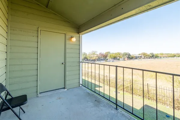 $1,025 | 8383 La Prada Drive, Dallas, TX 75228