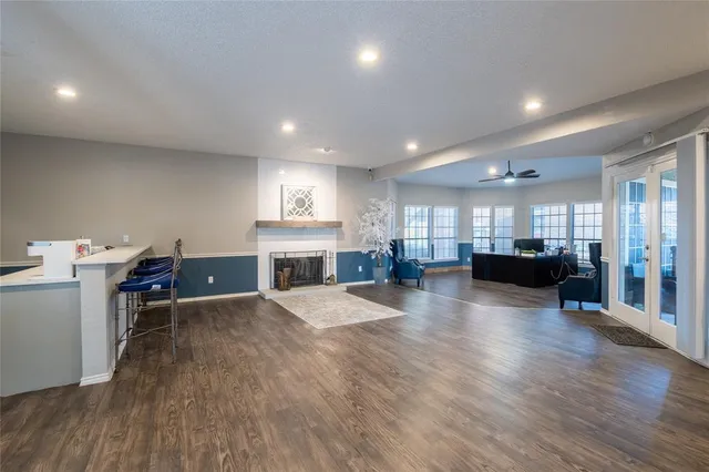 $1,025 | 8383 La Prada Drive, Dallas, TX 75228