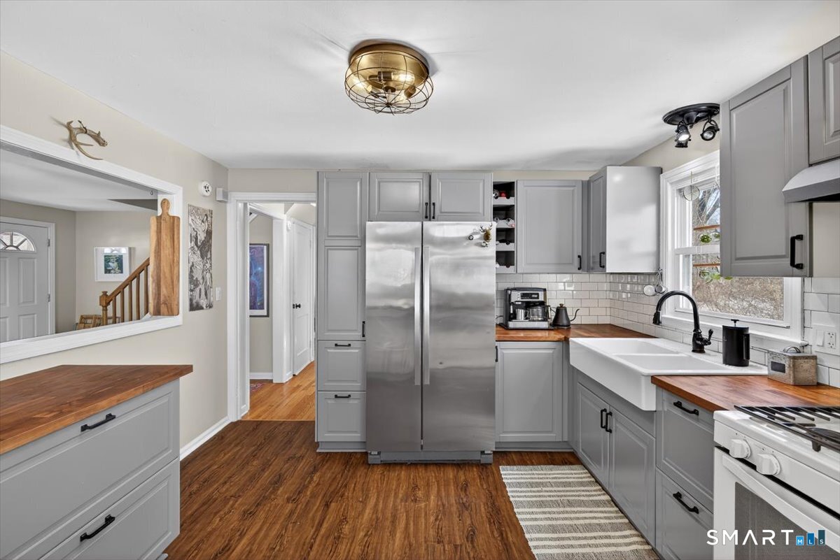 12 Pond Road Hamden, CT 06514 - Photo 12 of 35