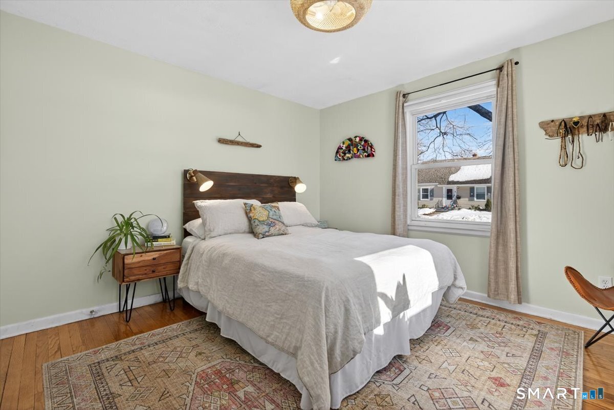 12 Pond Road Hamden, CT 06514 - Photo 24 of 35