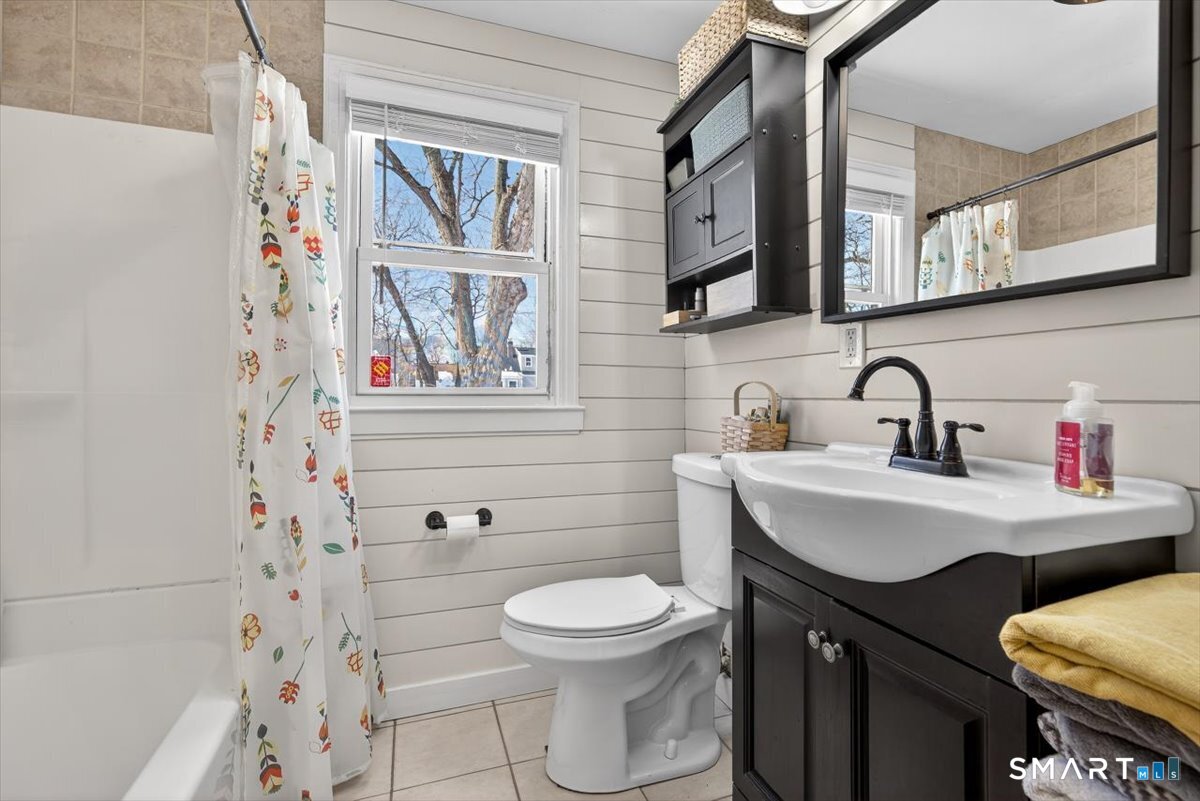 12 Pond Road Hamden, CT 06514 - Photo 27 of 35