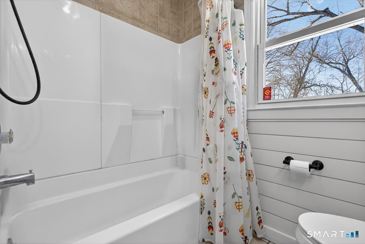 12 Pond Road Hamden, CT 06514 - Photo 28 of 35