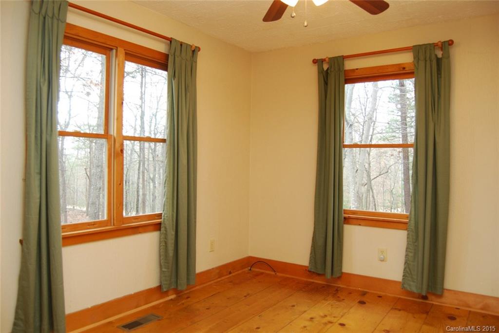 600 Piney Gate Road Saluda, NC 28773 - Photo 9 of 12 Gallery Image 9