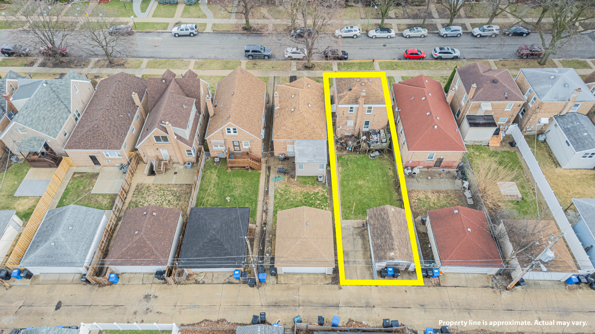 8026 South Fairfield Avenue Chicago, IL 60652 - Photo 2 of 18 an aerial view of residential house with outdoor space and swimming pool