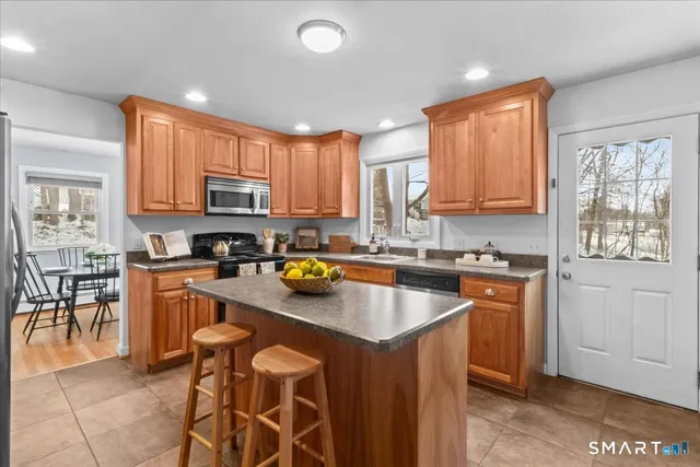 $399,000 | 9 Seymour Road, East Granby, CT 06026