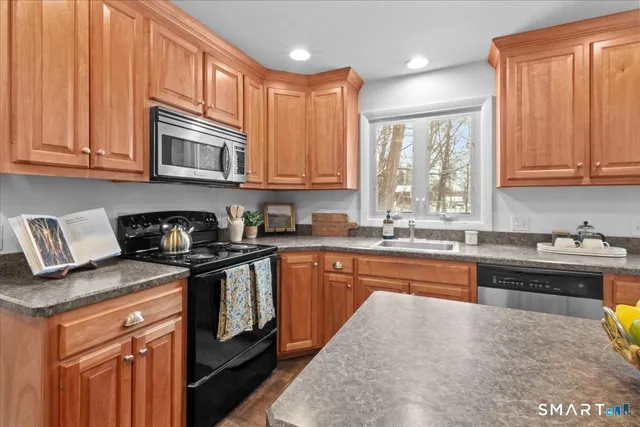 $399,000 | 9 Seymour Road, East Granby, CT 06026