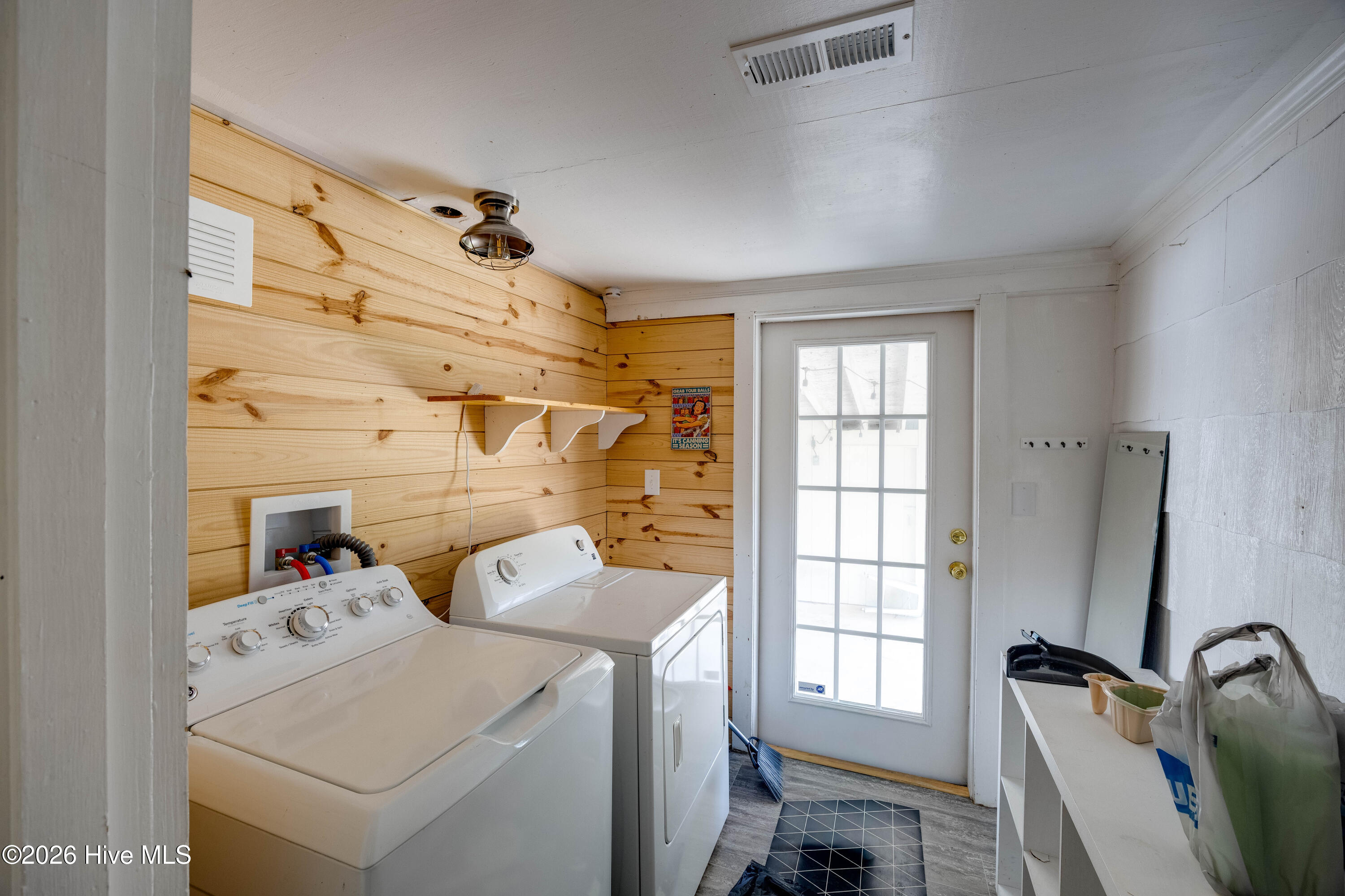 258 Main Street Pinetown, NC 27865 - Photo 20 of 39 LAUNDRY (HEATED AND COOLED)